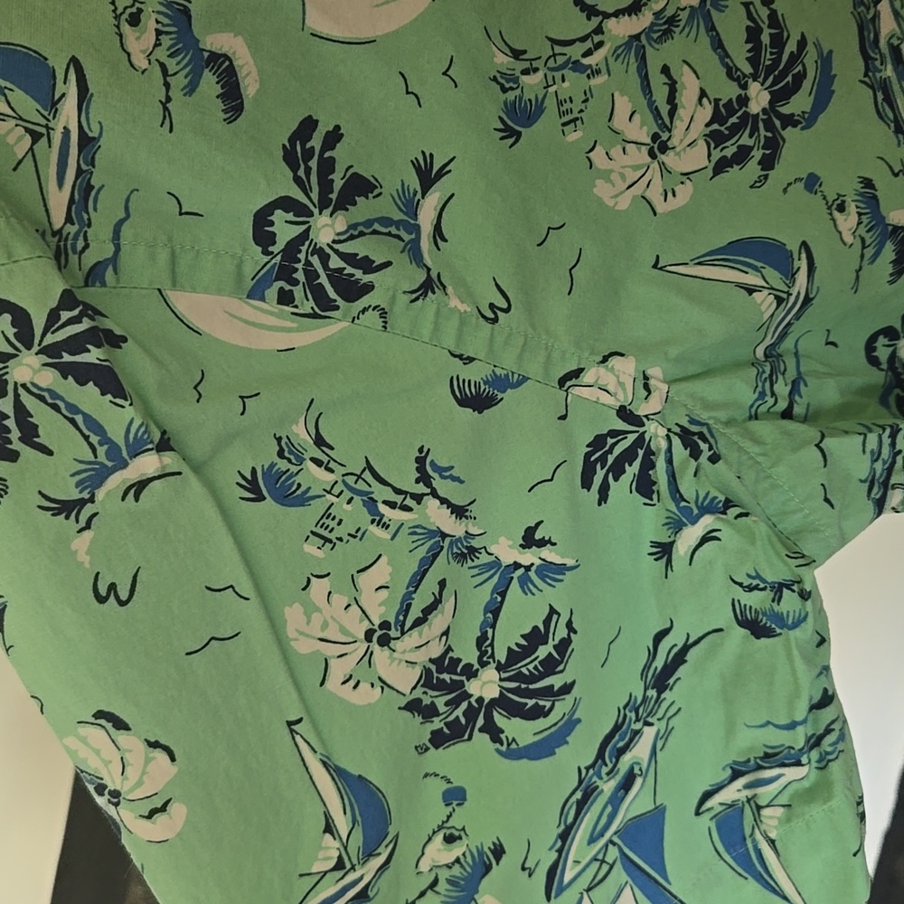 Crown & Ivy Green Tropical Button Down Shirt - Picture 2 of 10